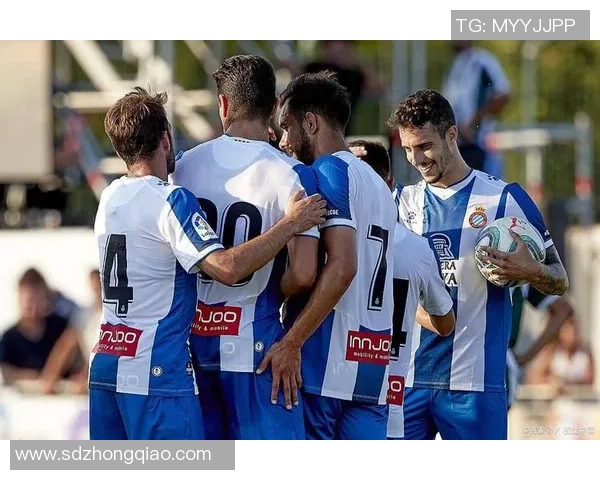 牛津联与莱斯特城激战正酣谁能在这场对决中笑到最后 牛津联与莱斯特城激战正酣谁能在这场对决中笑到最后